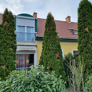 Körteszirom Apartman Eger